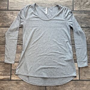 LuLaRoe size S Women's Long Sleeve Scoop Neck Top - Light Gray